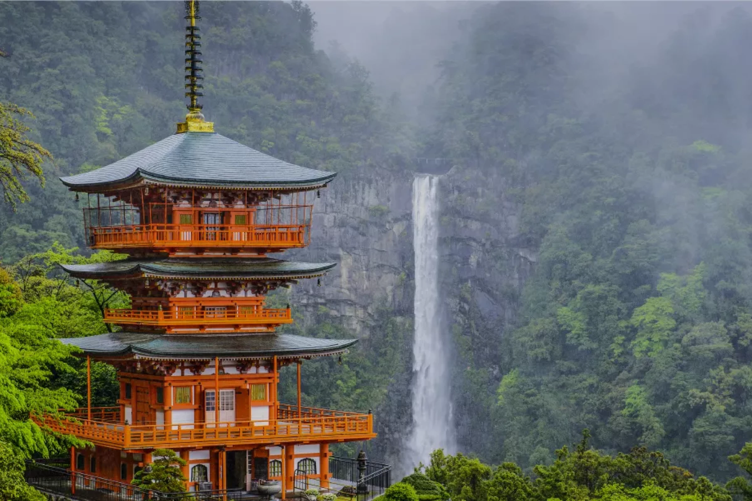 Greenery flourishes while temperatures rise, and the famous Golden Week brings travel and festivals.